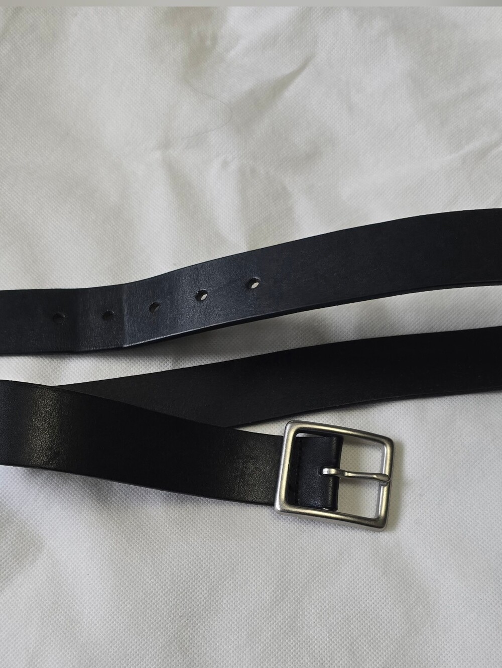 Classic Black Leather Men's Belt with Silver Buckle Size 29in - 33in